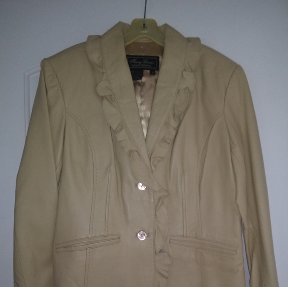 Leather jacket - Picture 2 of 3